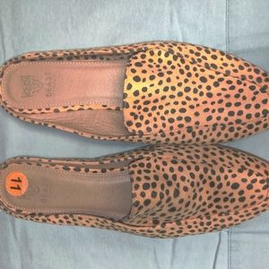 Animal print cow hair slide